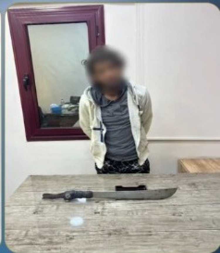 القبض على عاطل يلوح بسلاح أبيض أمام محطة مترو الجيزة عقب تداول فيديو