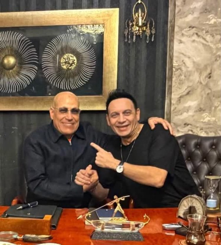 ضيف شرف ويغني التتر.. مصطفى قمر ينضم إلى مسلسل "عيلة تعمل عمايل"