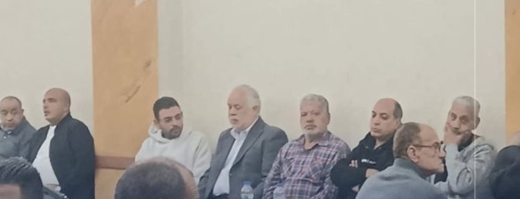 أشرف زكي يحرص على تقديم واجب العزاء في الفنانة الراحلة فاطمة كشري