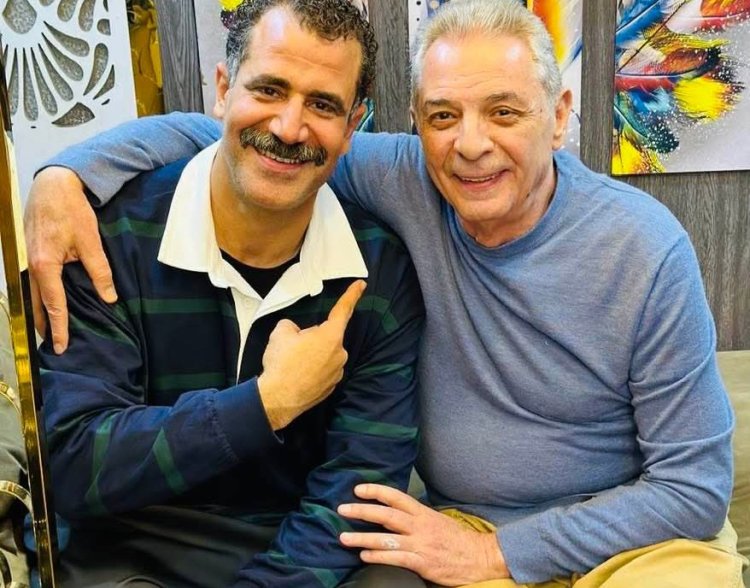 بين التلميذ والأستاذ.. محمود حافظ يشيد بـ مدرسة محمود حميدة الفنية