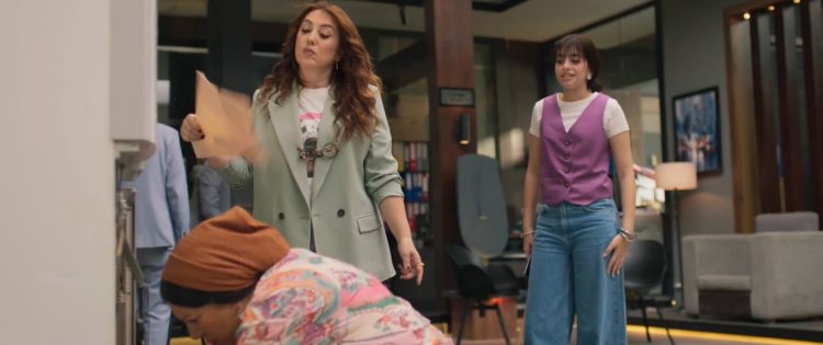 ياسمينا العبد متدربة في مكتب محاماة في الحلقة الأولى من مسلسل خمسين خمسين