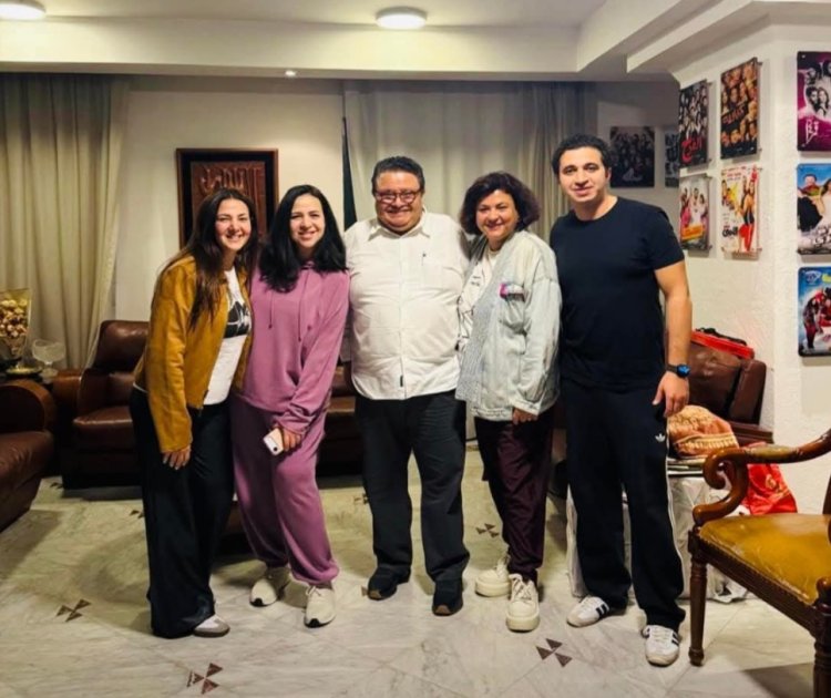 خالد جلال يجمع إيمي ودنيا سمير غانم في عمل مسرحي جديد بتوقيع «السبكي»