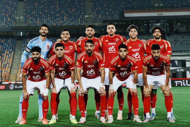 الأهلي يواجه فاركو في مباراة حسم الدوري