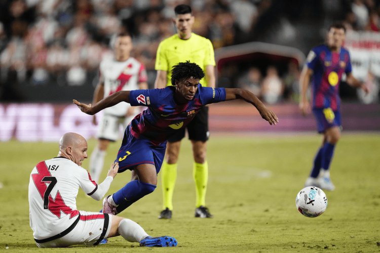 برشلونة يعلن تفاصيل إصابة نجم الفريق