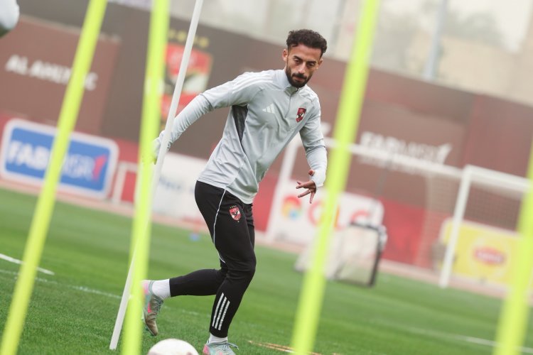 الأهلي يعلن رسميا انتقال أحمد عبدالقادر إلى نادي الكرمة العراقي