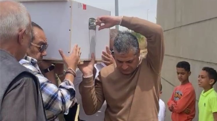 أهالي العبور يشيعون جثمان الدكتور ضياء العوضي