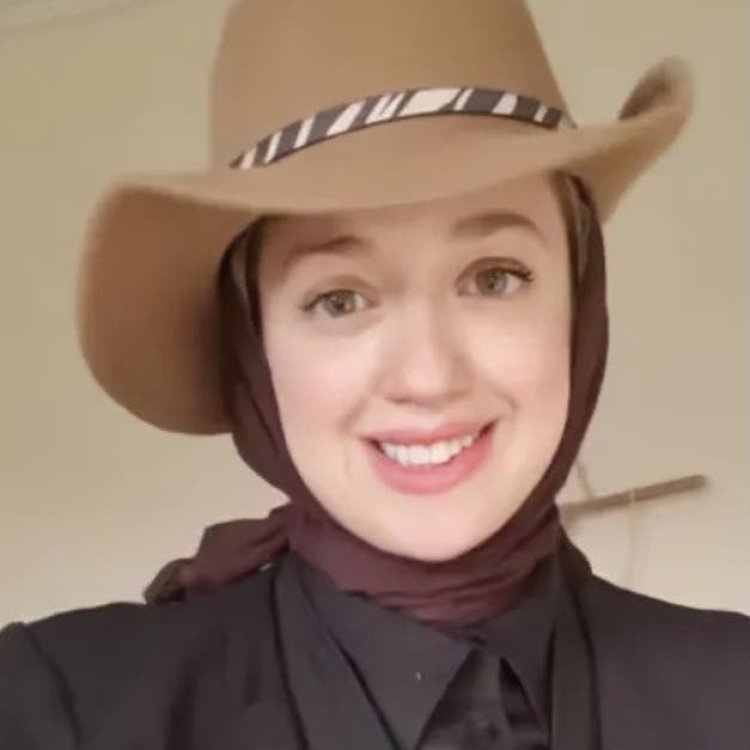 حزنا على ابنتها.. إصابة والدة آية عادل بوعكة صحية ونقلها إلى المستشفى