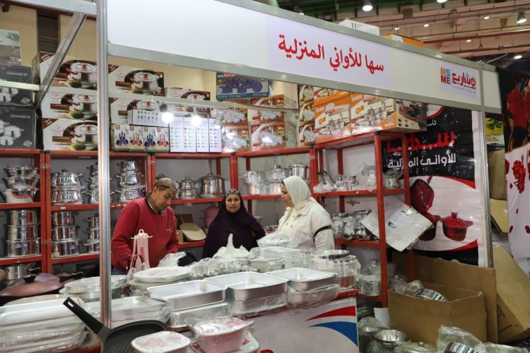 شباب جهاز تنمية المشروعات في معرض القاهرة الدولي