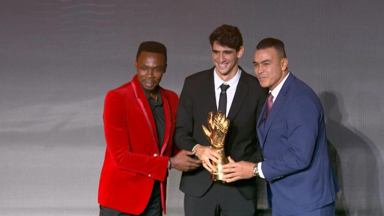 حفل جوائز "الكاف 2025".. ياسين بونو أفضل حارس مرمى