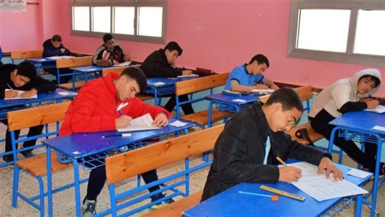 تداول صور امتحان الجبر والإحصاء لطلاب الشهادة الإعدادية بالقاهرة والجيزة.. والتعليم تحقق