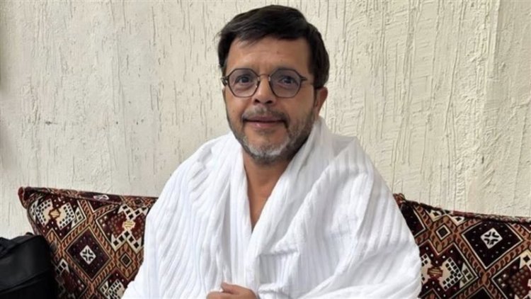محمد هنيدي يشارك جمهوره صورة بملابس الإحرام