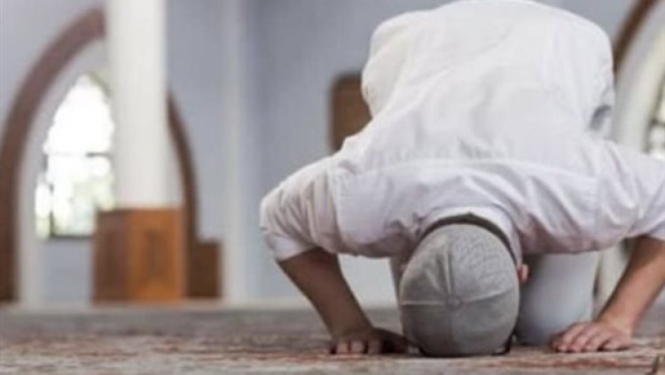 الدكتور علي فخر أمين الفتوى يرد على سؤال حول حكم الصلاة دون وضوء