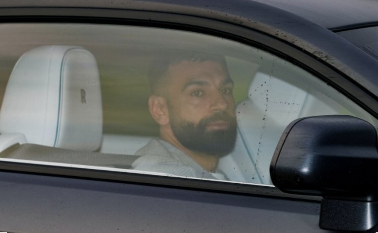 محمد صلاح يُمنع من القيادة 6 أشهر في إنجلترا بسبب سيارة رولز رويس بـ400 ألف إسترليني