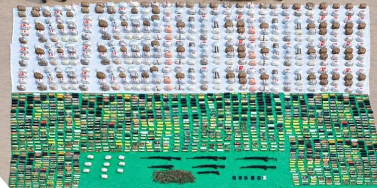 ضربة أمنية في أسوان وسوهاج.. مصرع 5 عناصر شديدة الخطورة وضبط مخدرات بـ208 ملايين جنيه