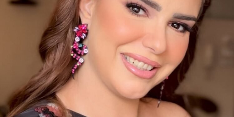 دنيا عبد العزيز تثير الجدل برسالة غامضة