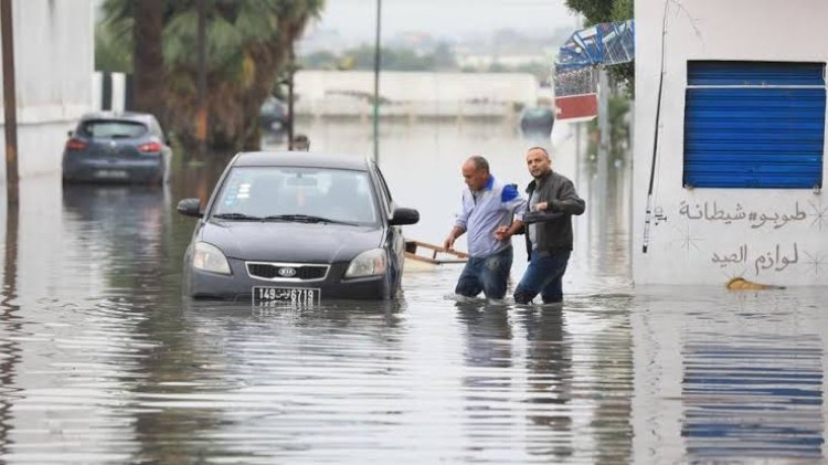 فيضانات عارمة بمدينة نتانيا الفلسطينية المحتله من قبل إسرائيل