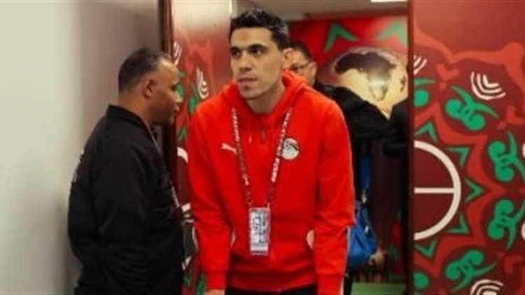 محمد حمدي يعود للقاهرة بعد نجاح جراحة الرباط الصليبي