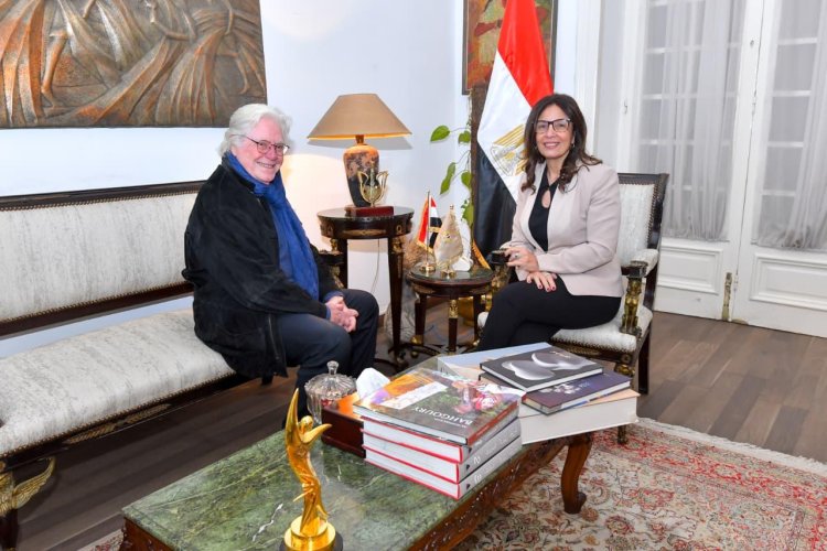 حسين فهمي يواصل رئاسة مهرجان القاهرة السينمائي.. واجتماع مع وزيرة الثقافة للتحضير للدورة 47