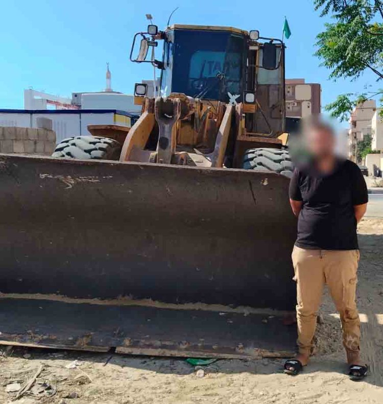 ضبط قائد لودر حاول الاستيلاء على مواد بناء وأتلف مخزنًا بالعريش بسبب خلافات مالية