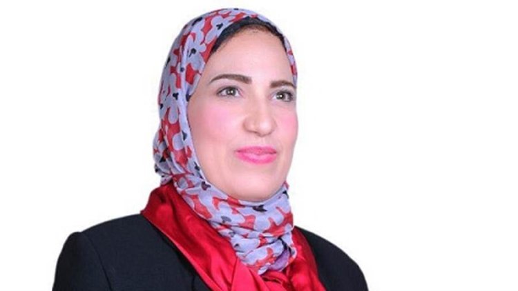 «برلمانية»: ملايين العاملين في القطاع الخاص يحتاجون «نظرة رحيمة» من الحكومة