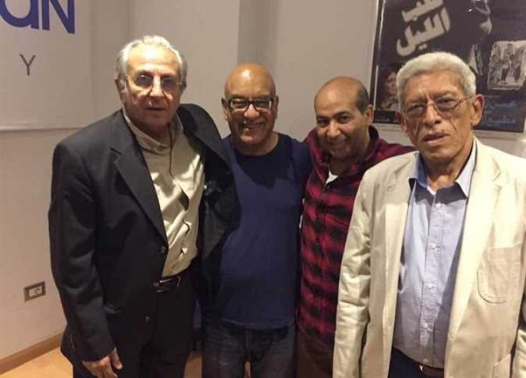 طارق الشناوي ينشر صورة مع عمالقة الإخراج: هل يُعقل أن يغيب هؤلاء ونحن لا نهتم؟