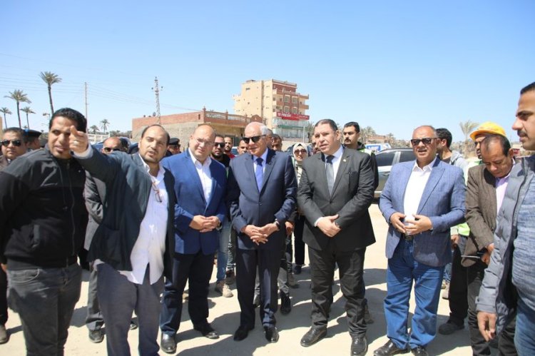 محافظ الجيزة يتفقد نسب تنفيذ أعمال تطوير وتوسعة طريق مصر أسيوط السريع