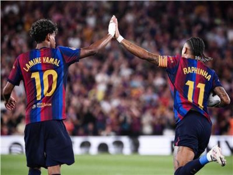 برشلونة يسحق راسينج بسباعية في الدوري الإسباني