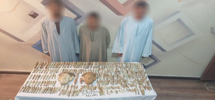 عاجل.. ضبط 3 عناصر إجرامية ببنى سويف وبحوزتهم 437 قطعة أثرية