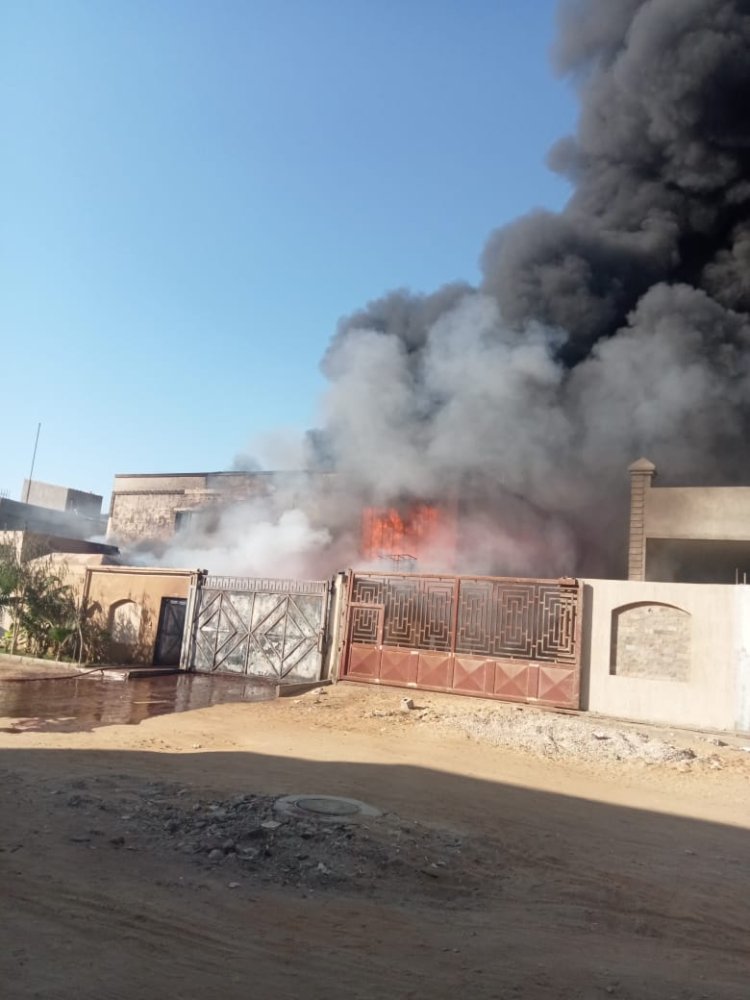 حريق هائل يلتهم مصنع مواد كيميائية بمدينة بدر... و8 سيارات إطفاء تهرع لإخماده