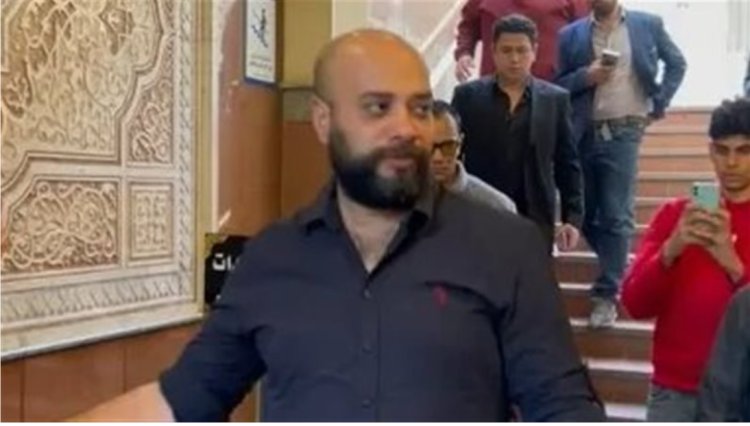 صلاح عبد الله واياد نصار وماجد المصري.. نجوم الفن يساندون حاتم صلاح في عزاء والده