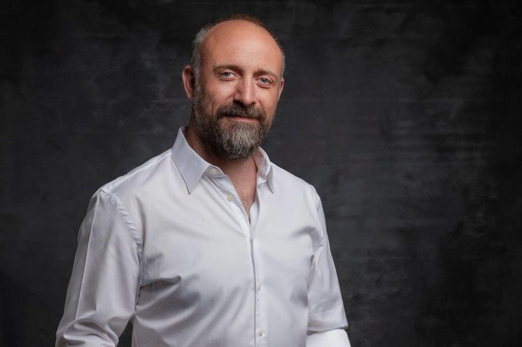 خالد أرغنتش بطل "حريم السلطان" يدخل عالم الاستثمار ويفتح محل حلويات في لندن