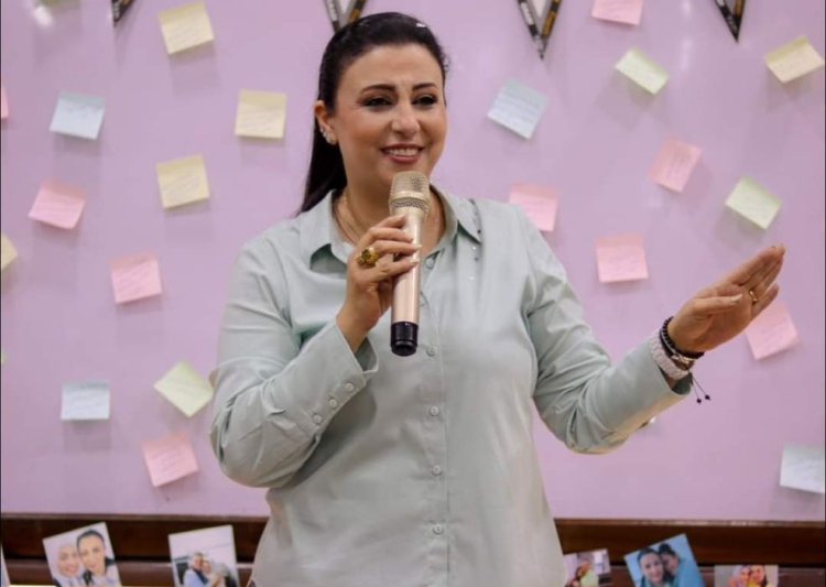 مدرسة فلسفة في الإسكندرية تحرض الطالبات خلال الدروس الخصوصية ضد الرجال