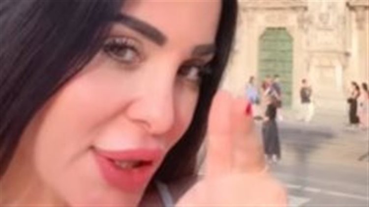 دومينيك حوراني تثير الجدل برسالة حادة: استبعدت الأشخاص السامين من حياتي