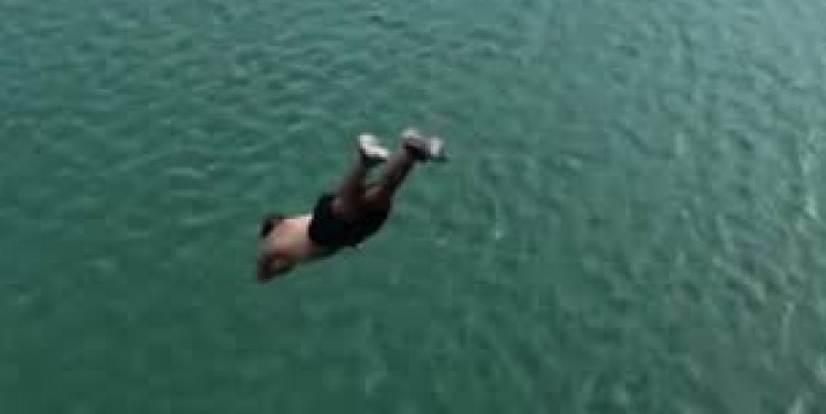  إنقاذ «ترزي» حاول إنهاء حياته من أعلى كوبري قصر النيل