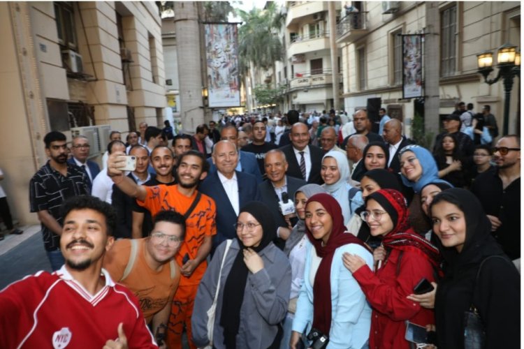 وسط البلد تتجمل بالفنون.. محافظ القاهرة ووزيرة الثقافة يفتتحان مبادرة «شارع الفن»
