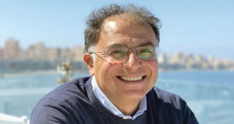 ضرب من الجحود.. أشرف العشماوي يرد على تصريحات فاروق جويدة بشأن عدم وجود «مثقفين» بمصر