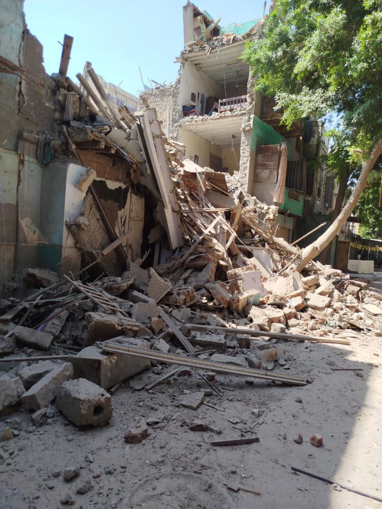 انهيار 3 عقارات متهالكة وخالية من السكان بشارع أبو سفين بالقاهرة (صور)