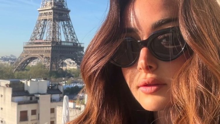 هنا الزاهد تلتقط صورًا من مقر إقامتها بأفخم وأغلى الفنادق في باريس