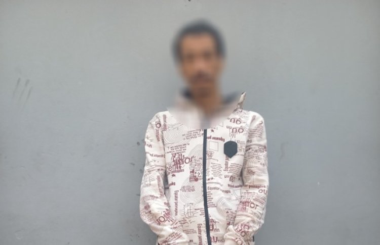 "سرقة فى بيت الله".. فيديو يقود للقبض علي لص سرق هاتف محمول من داخل مسجد بسوهاج