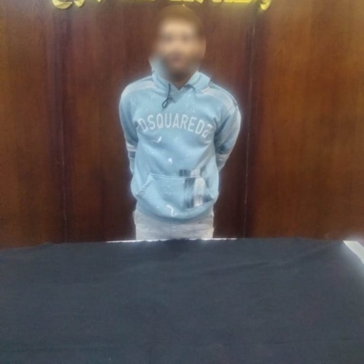 شاب يلقن شقيقته علقه ساخنه أثر خلافات على الميراث بالمرج 