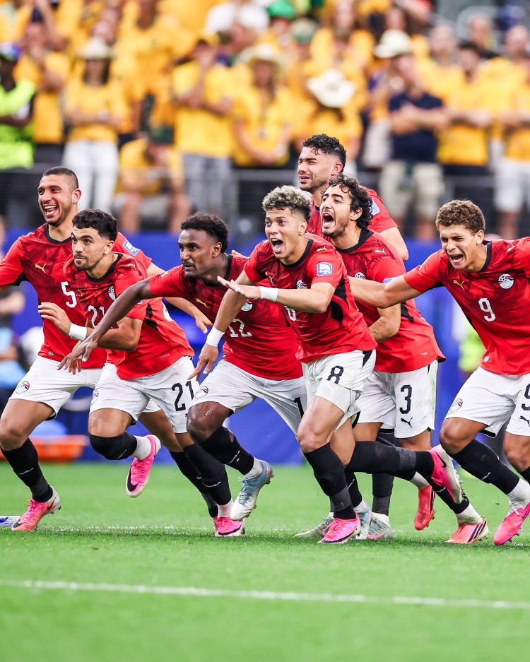 الرئيس السيسي يهنئ منتخب مصر بعد التأهل التاريخي إلى دور الـ16 بكأس العالم