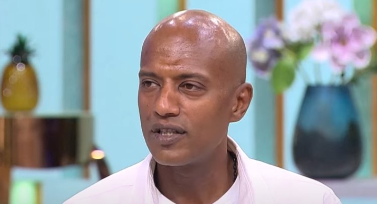 "لو عطست هتتشل".. أمير صلاح الدين يروي تفاصيل صادمة عن مرض نادر كاد ينهي حياته