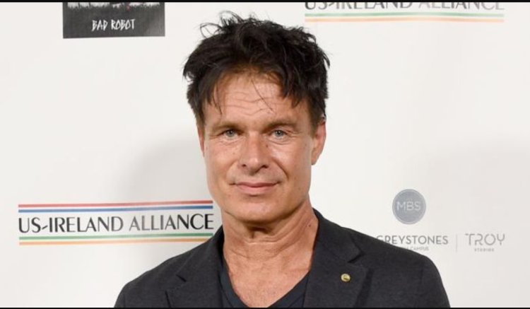 وفاة باتريك مولدون بشكل مفاجئ عن 57 عامًا إثر أزمة قلبية