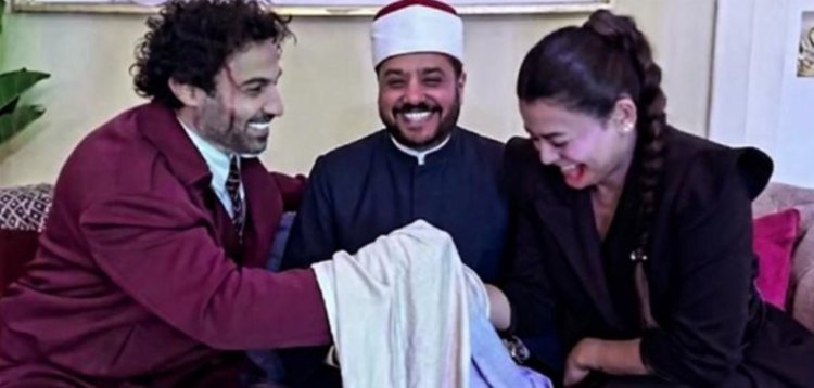 بعد حديثه عن إعجابه بها.. أحمد فهمي وأسماء جلال «عرسان» في كواليس «الفيل على الدرفيل»