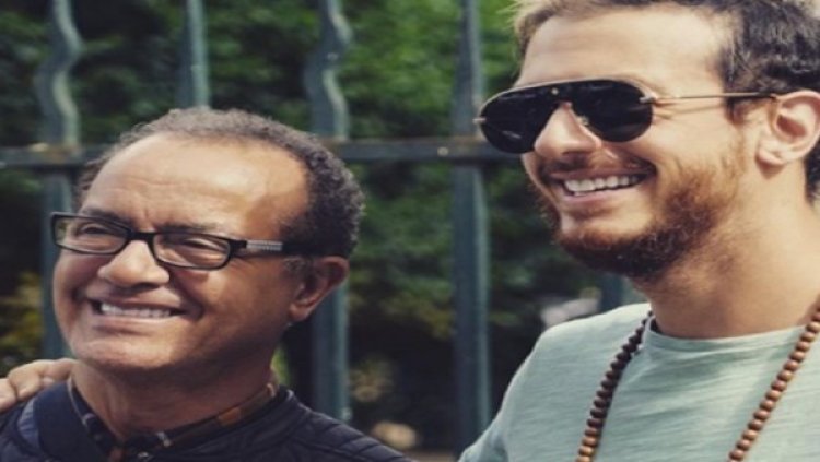 والد سعد لمجرد يدخل فى نوبة بكاء شديد بسبب محاكمة ابنه في قضية اغتصاب