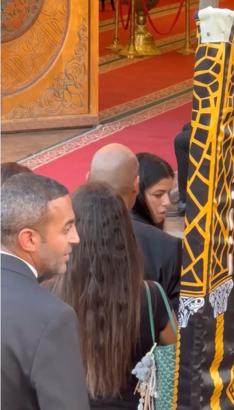 بالصمت والدموع.. الحزن يسيطر على مريم عامر منيب في عزاء خطيبها عمرو ستين