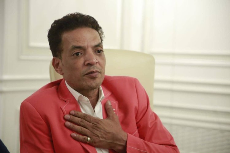 بسبب خلافه مع حلمي عبد الباقي.. طارق الشيخ لـ"العاصمة": عتابي لمصطفى كامل من محبتي له واحترام كبير بيننا