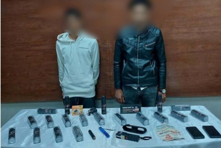 القبض على طالب وعامل لبيعهما قنابل مسيلة للدموع عبر فيسبوك بالقاهرة