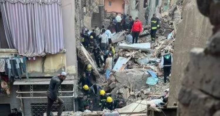 استخراج جثتين و 10 مصابين والبحث عن 3 آخرين ..آخر تطورات عقار إمبابة المنهار 