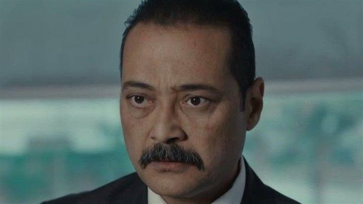 عمرو فريد شوقي يعلن وفاة والد زوجته ويكشف موعد الجنازة والعزاء